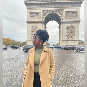 Meet your Posher, Charbené